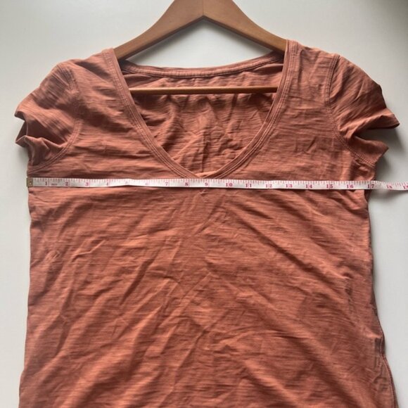 Lululemon Love V Neck Short Sleeve T Shirt Desert Sun Size 4 - Picture 3 of 3